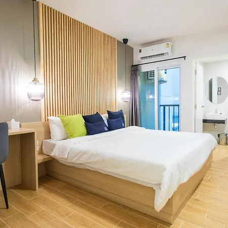 Zayn Express & Suites Bangkok Exterior photo