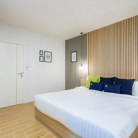 Zayn Express & Suites Bangkok Exterior photo