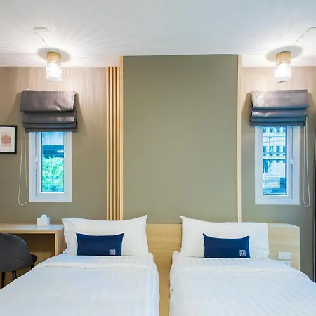 Zayn Express & Suites Bangkok Exterior photo