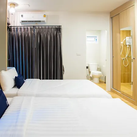 Zayn Express & Suites Bangkok Exterior photo